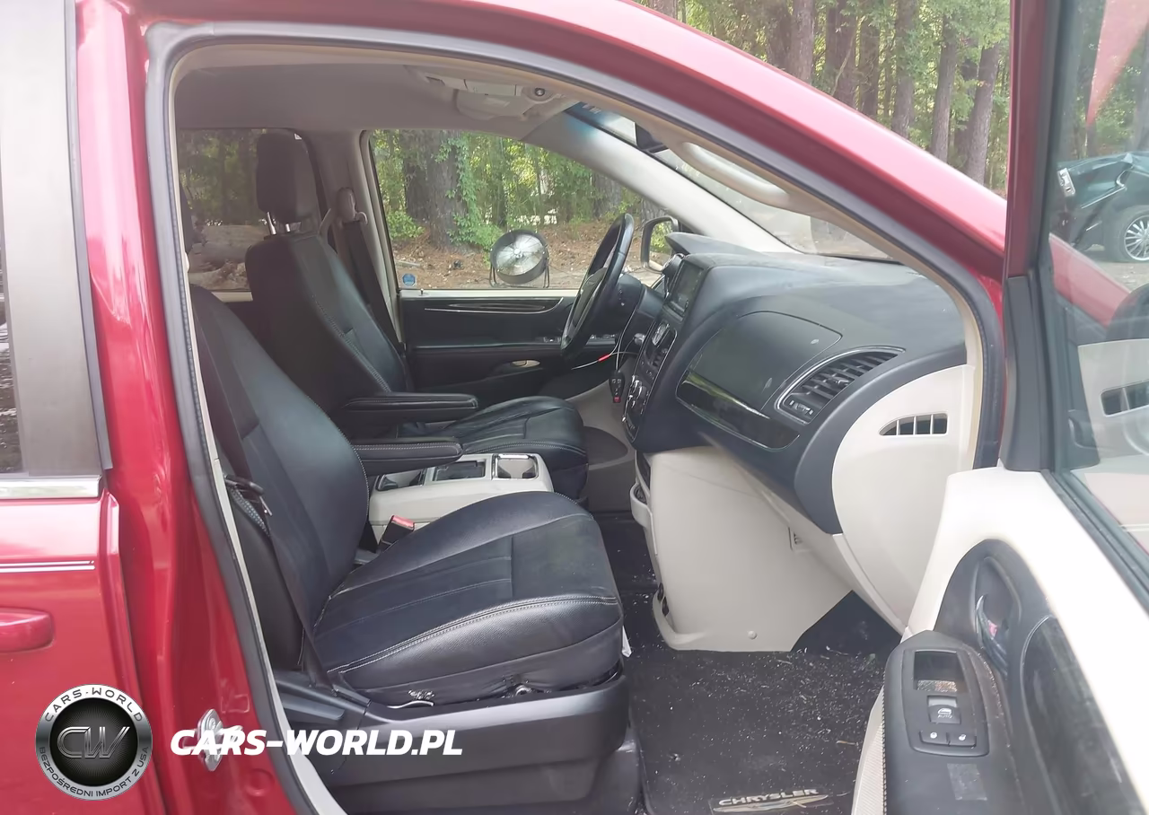 2016 Chrysler Town & Country Lx VIN:2C4RC1AG5GR105097 - 5