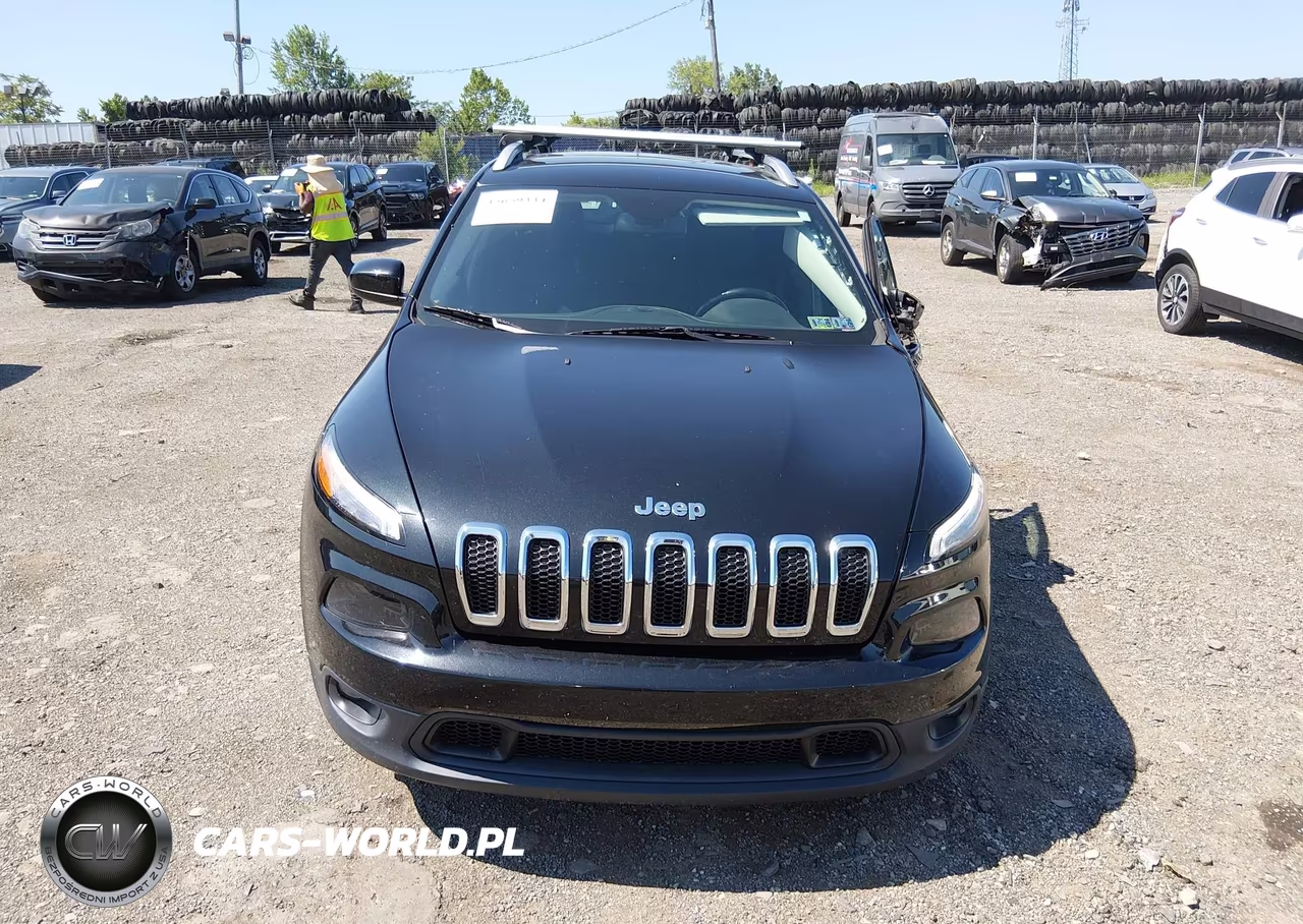 2016 Jeep Cherokee Latitude VIN:1C4PJMCS0GW242732 - 13
