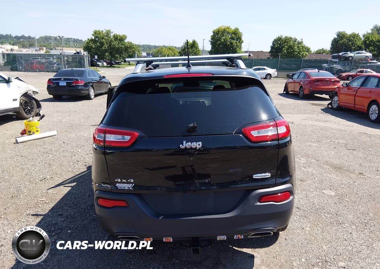 2016 Jeep Cherokee Latitude VIN:1C4PJMCS0GW242732 - 17