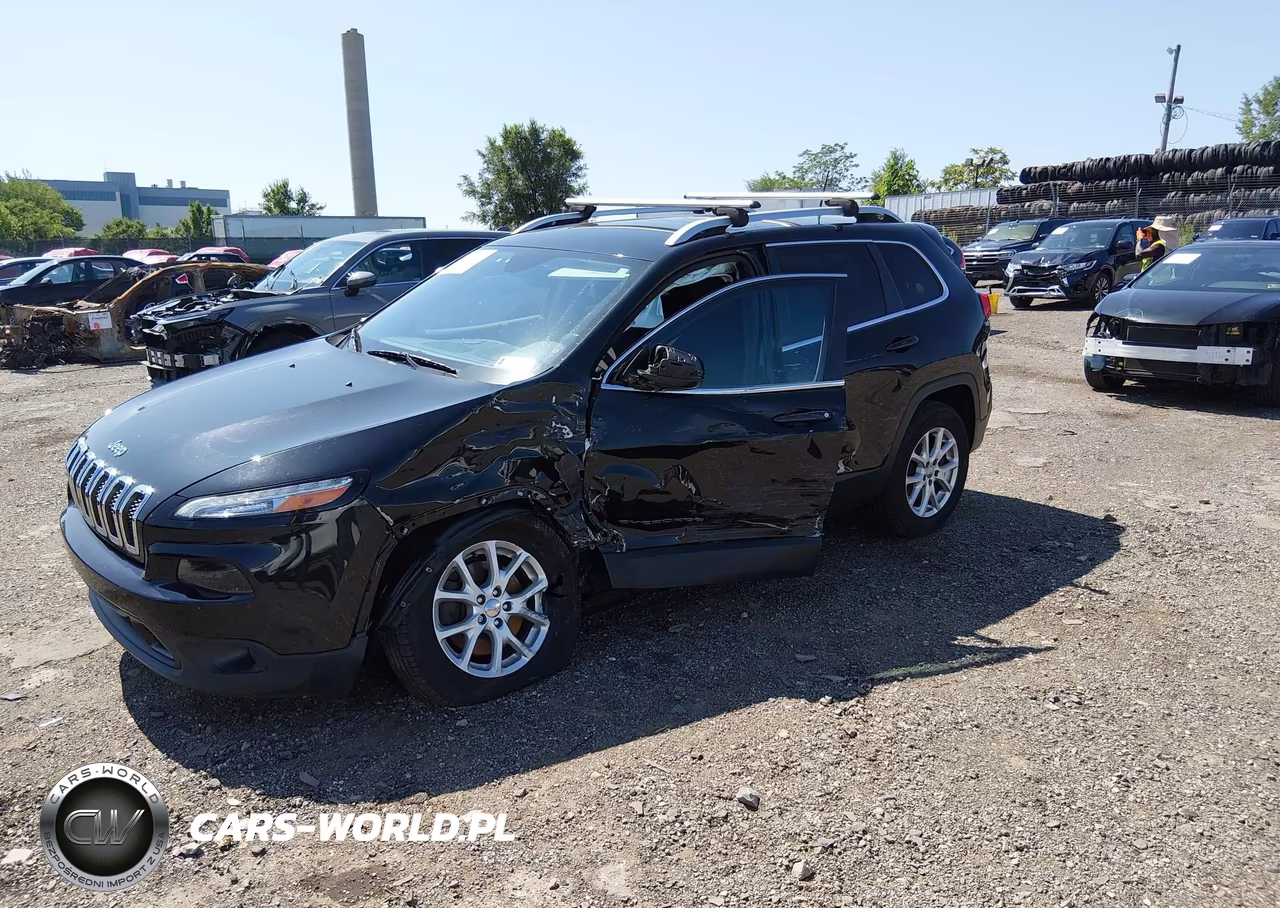 2016 Jeep Cherokee Latitude VIN:1C4PJMCS0GW242732 - 2