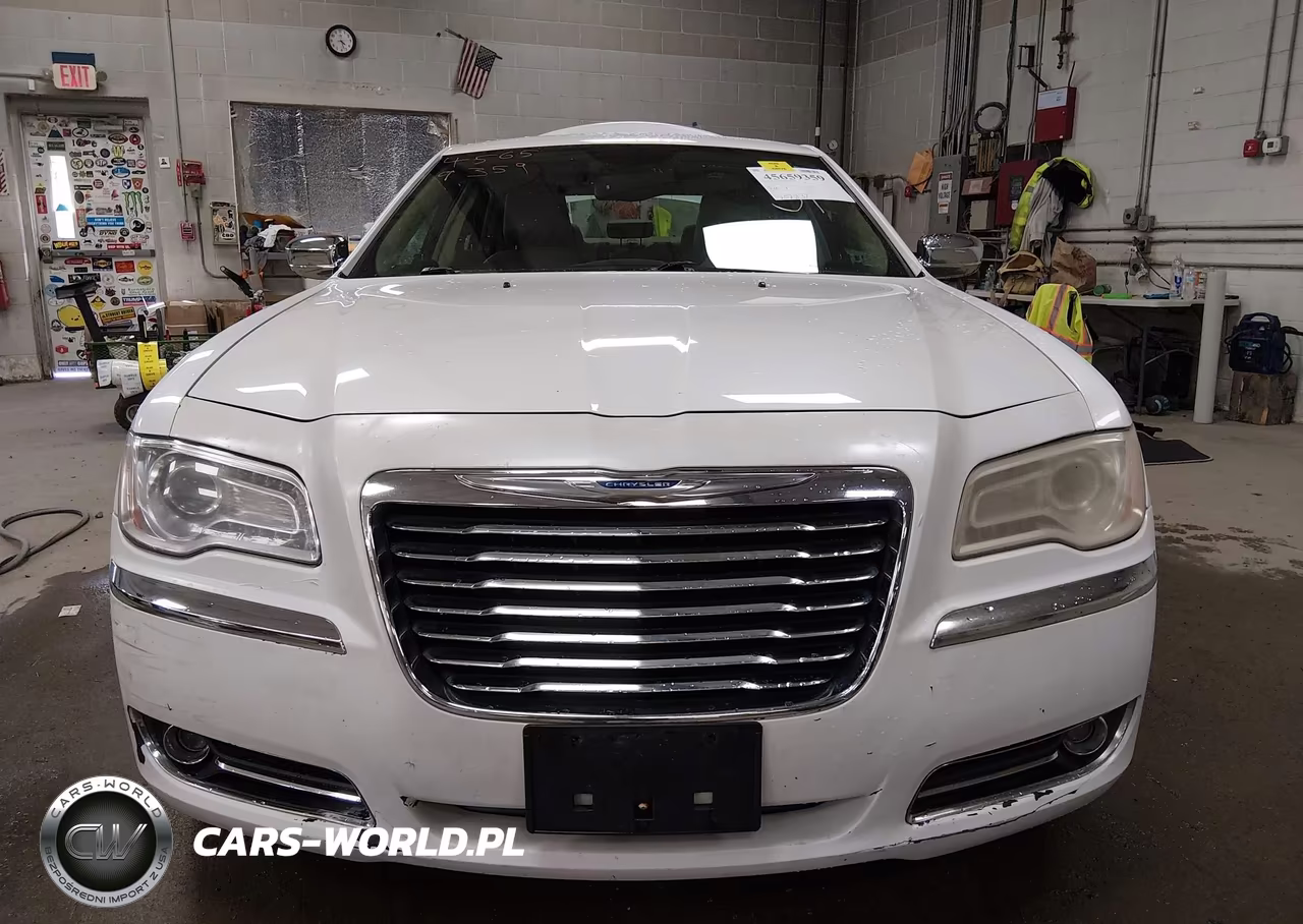 2011 Chrysler 300 Limited VIN:2C3CA5CG8BH528503 - 13