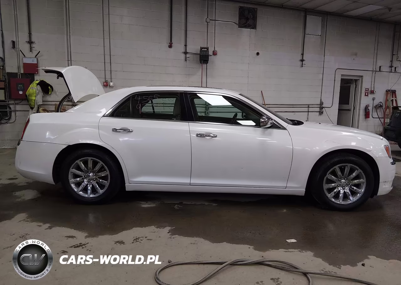 2011 Chrysler 300 Limited VIN:2C3CA5CG8BH528503 - 14