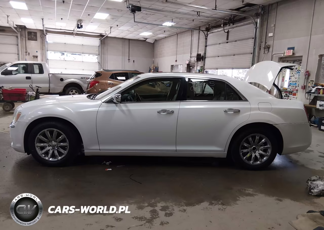 2011 Chrysler 300 Limited VIN:2C3CA5CG8BH528503 - 15