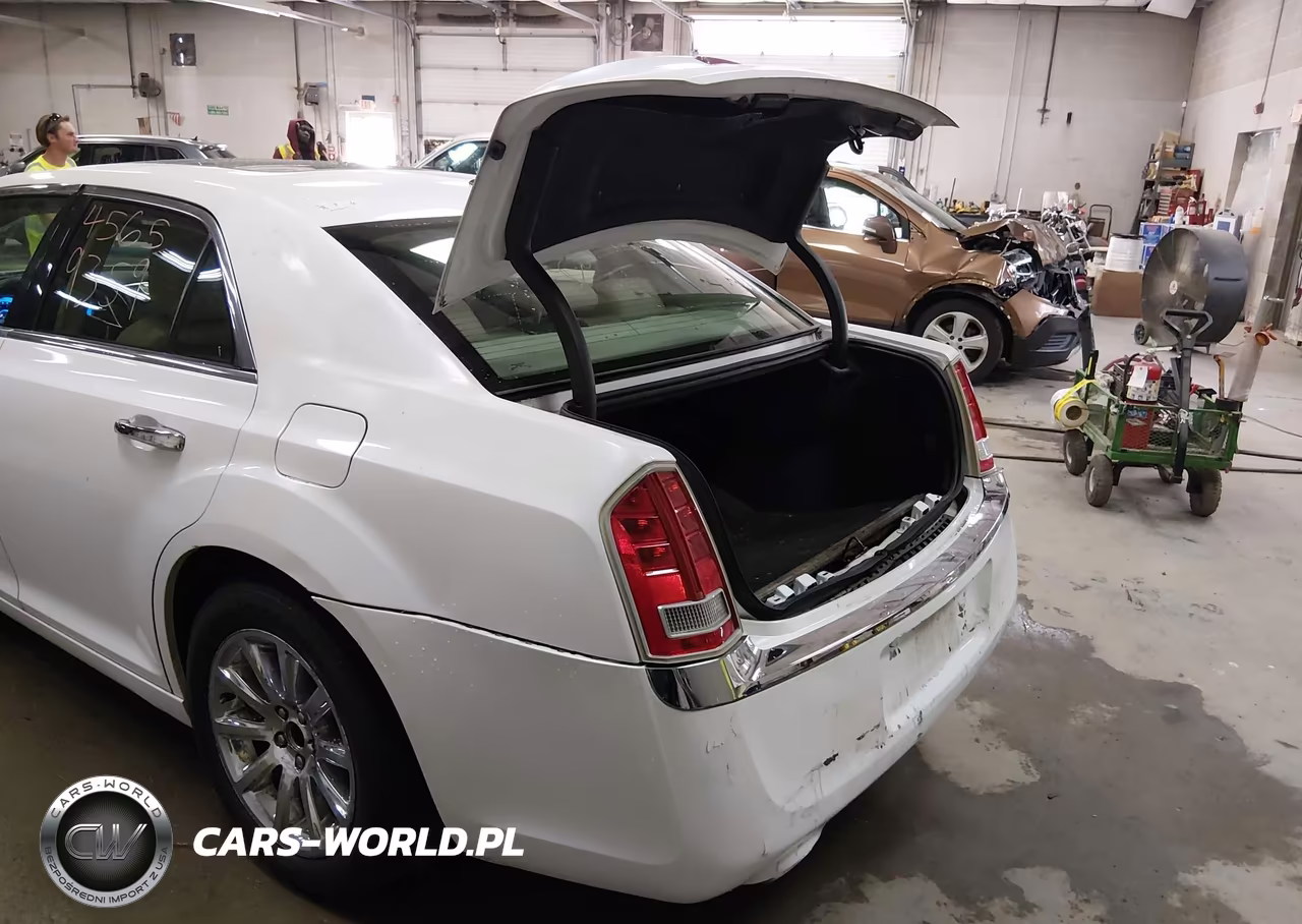 2011 Chrysler 300 Limited VIN:2C3CA5CG8BH528503 - 6