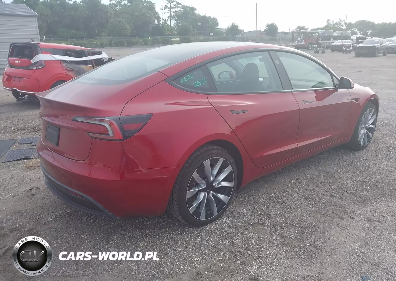 2025 Tesla Model 3 VIN:5YJ3E1EA1SF040405 - 4