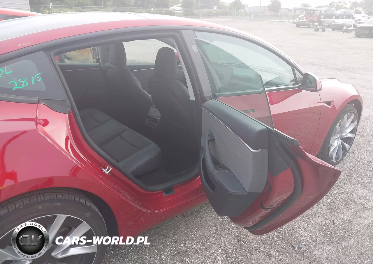 2025 Tesla Model 3 VIN:5YJ3E1EA1SF040405 - 8