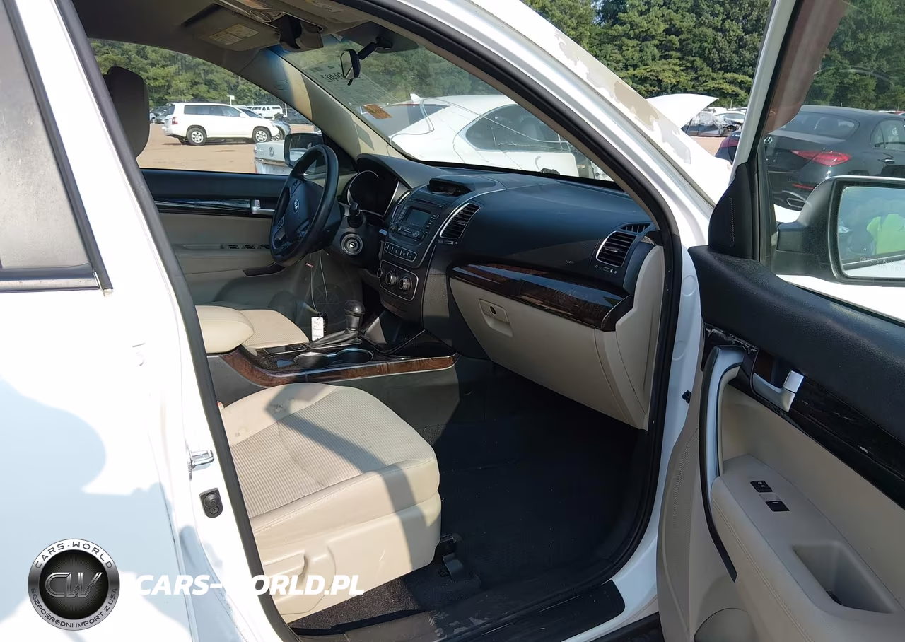 2014 Kia Sorento Lx VIN:5XYKT3A60EG461253 - 5
