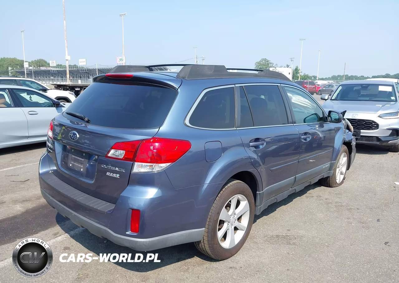 2013 Subaru Outback 2.5I Premium VIN:4S4BRBCC5D3307292 - 4