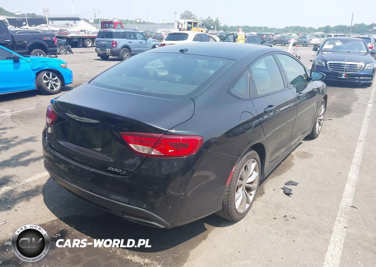 2016 Chrysler 200 S VIN:1C3CCCBG9GN111289 - 4