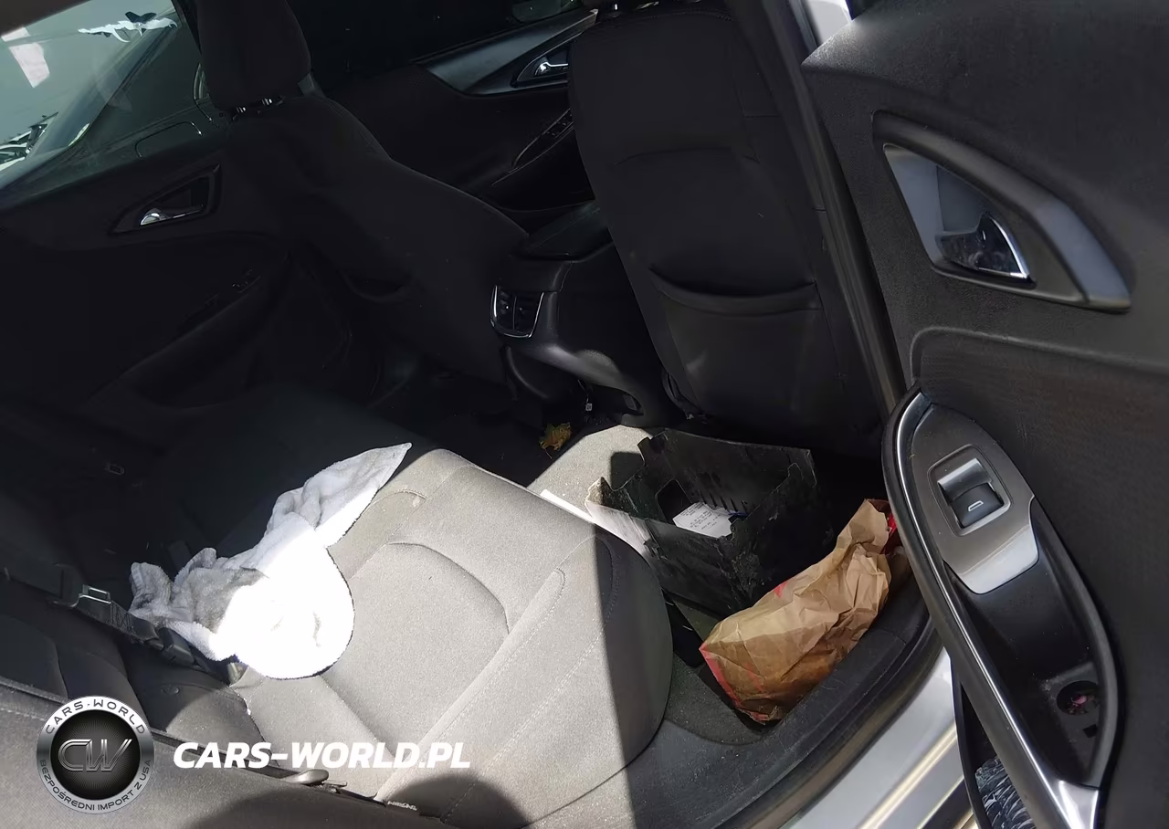 2018 Chevrolet Malibu Lt VIN:1G1ZD5ST3JF148960 - 8