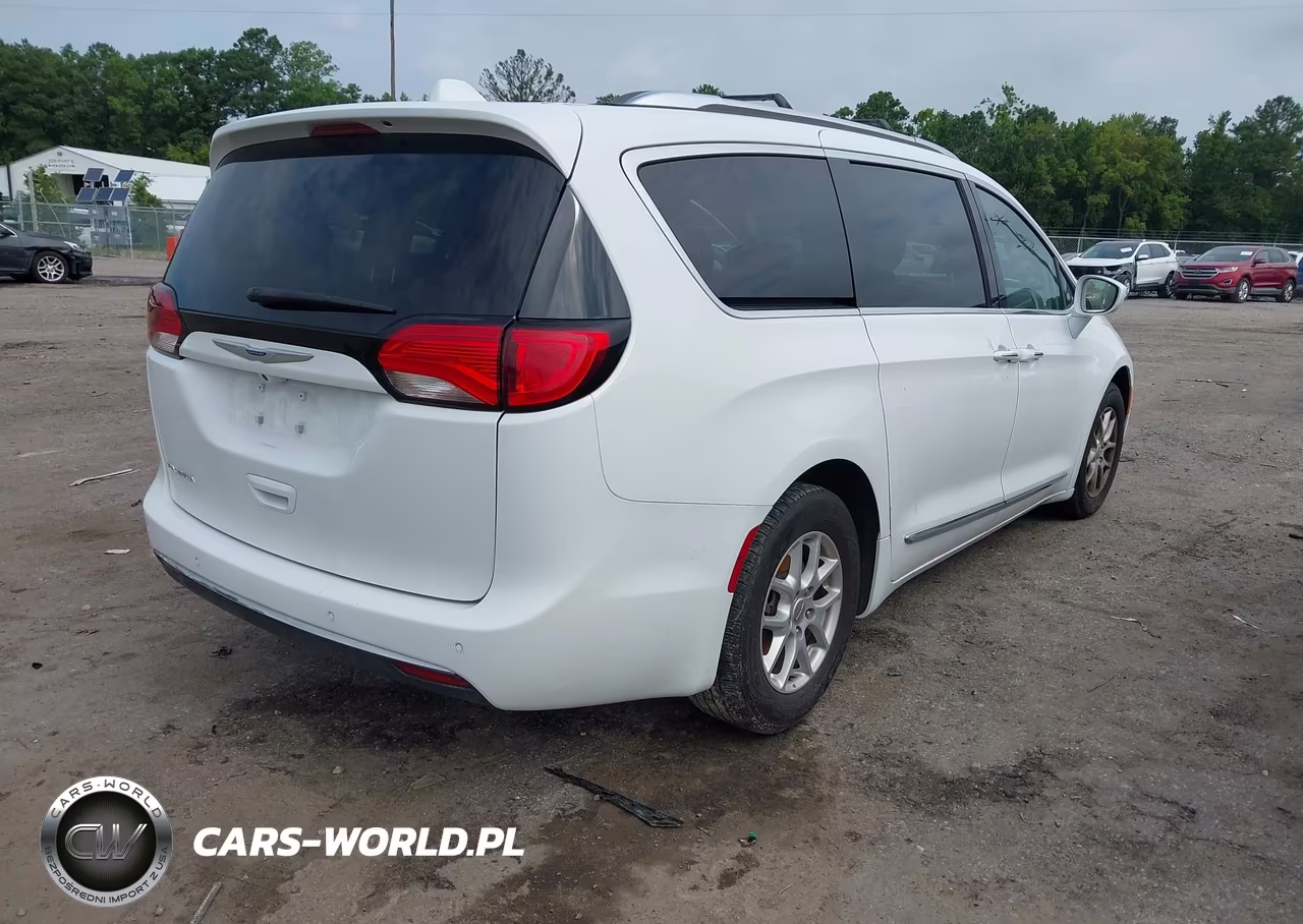 2020 Chrysler Pacifica Touring L VIN:2C4RC1BG5LR279874 - 4
