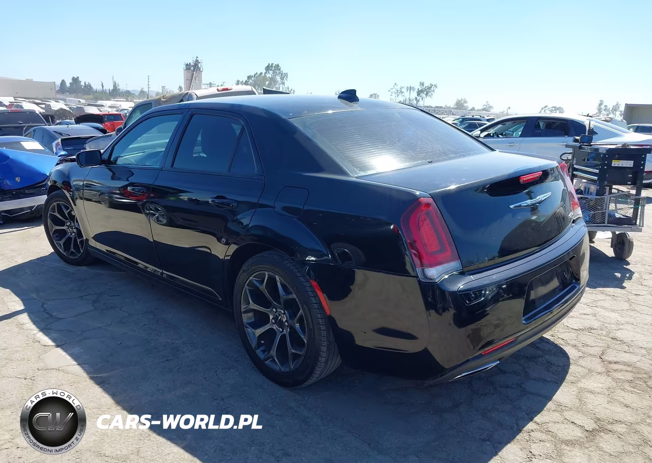 2015 Chrysler 300 300S VIN:2C3CCABG1FH926906 - 3