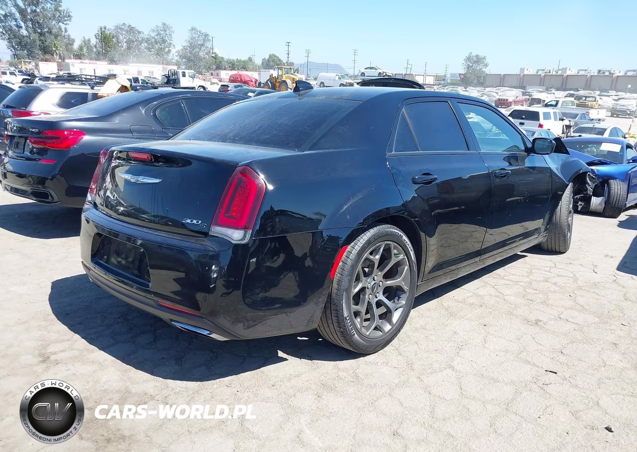 2015 Chrysler 300 300S VIN:2C3CCABG1FH926906 - 4