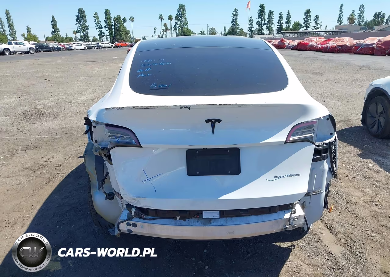 2020 Tesla Model Y Long Range Dual Motor All-Wheel Drive VIN:5YJYGDEE7LF010752 - 17