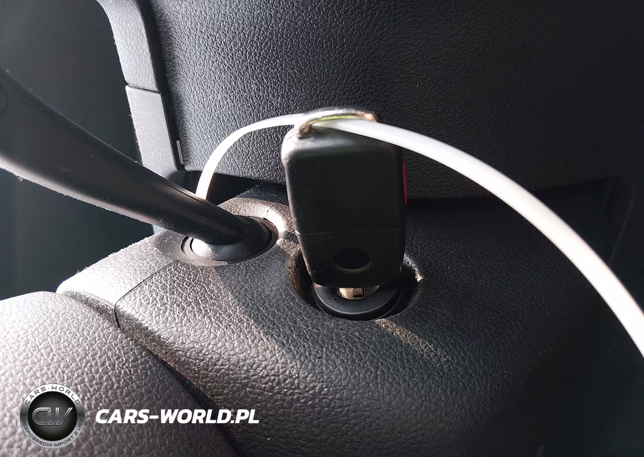 2013 Volkswagen Tiguan S VIN:WVGAV3AX4DW592729 - 11