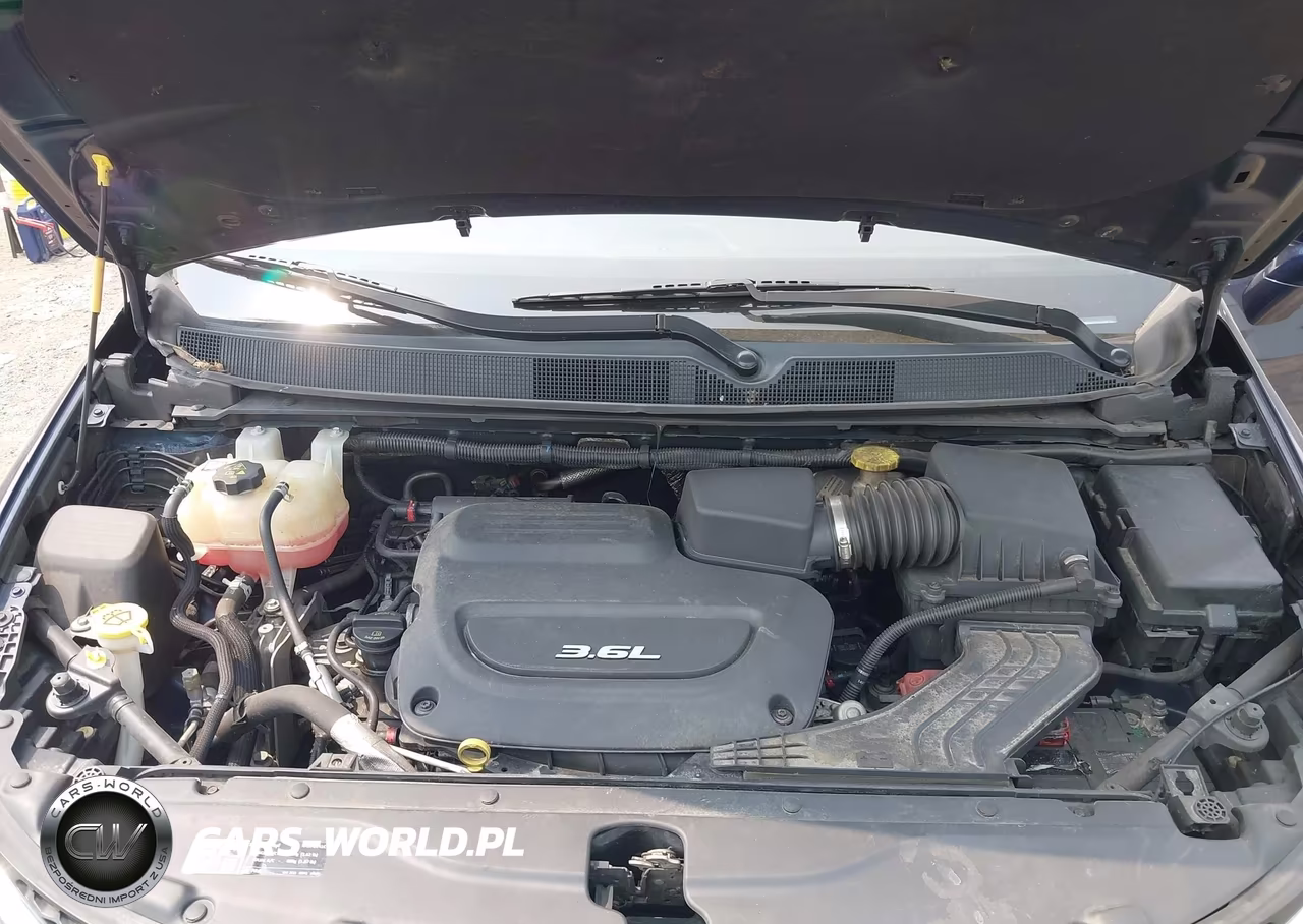 2017 Chrysler Pacifica Touring-L Plus VIN:2C4RC1EG5HR531416 - 10