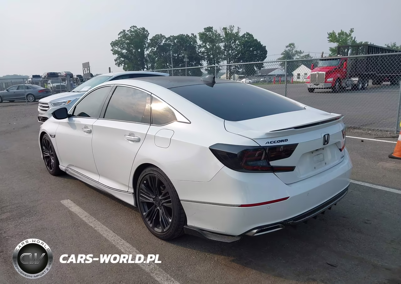 2018 Honda Accord Touring 2.0T VIN:1HGCV2F91JA031240 - 3