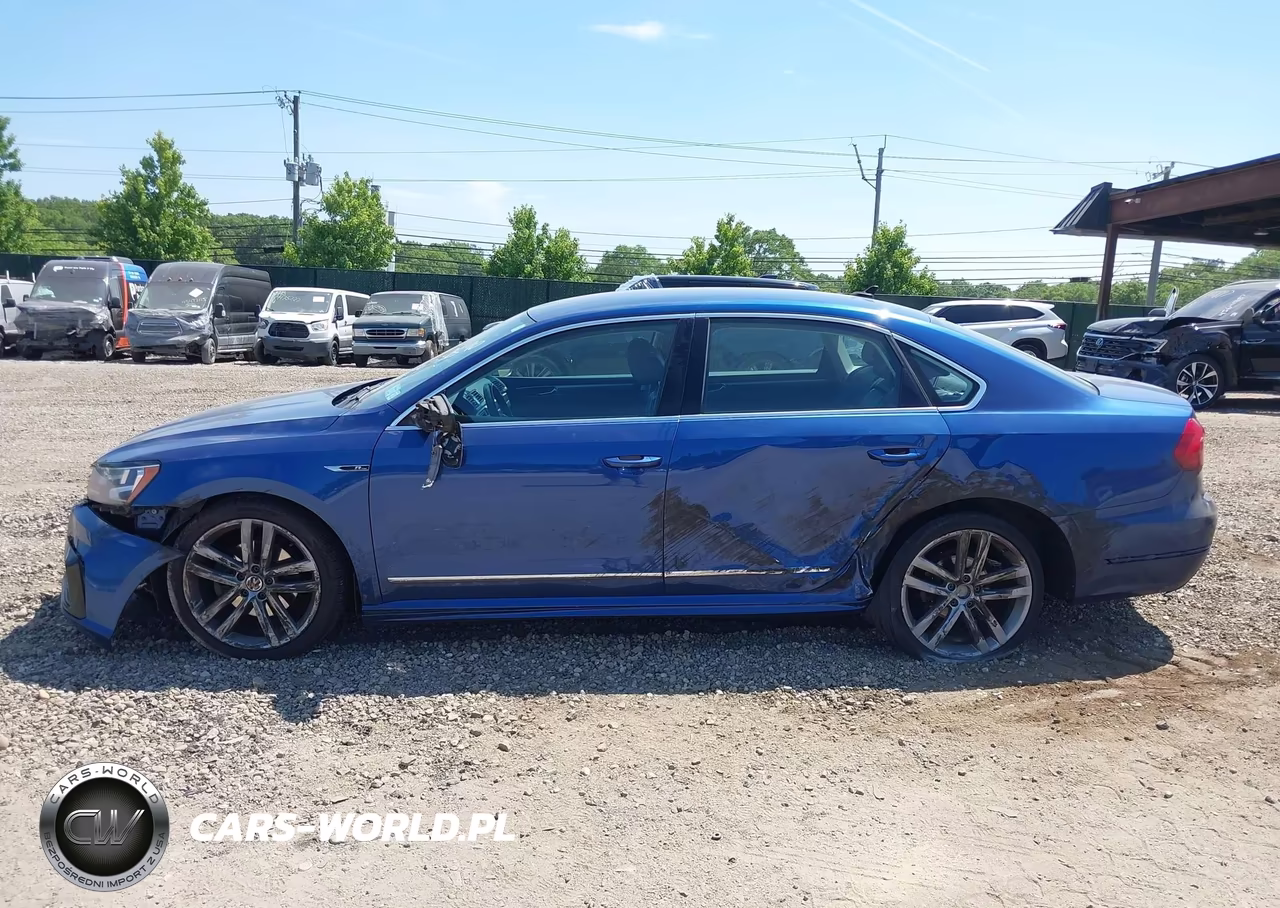 2017 Volkswagen Passat 1.8T R-Line VIN:1VWDT7A3XHC056528 - 14