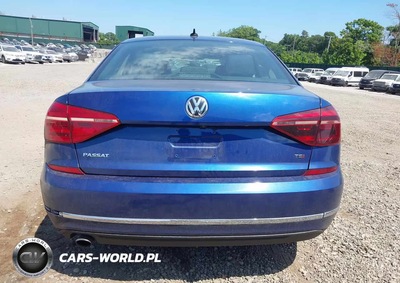 2017 Volkswagen Passat 1.8T R-Line VIN:1VWDT7A3XHC056528 - 16