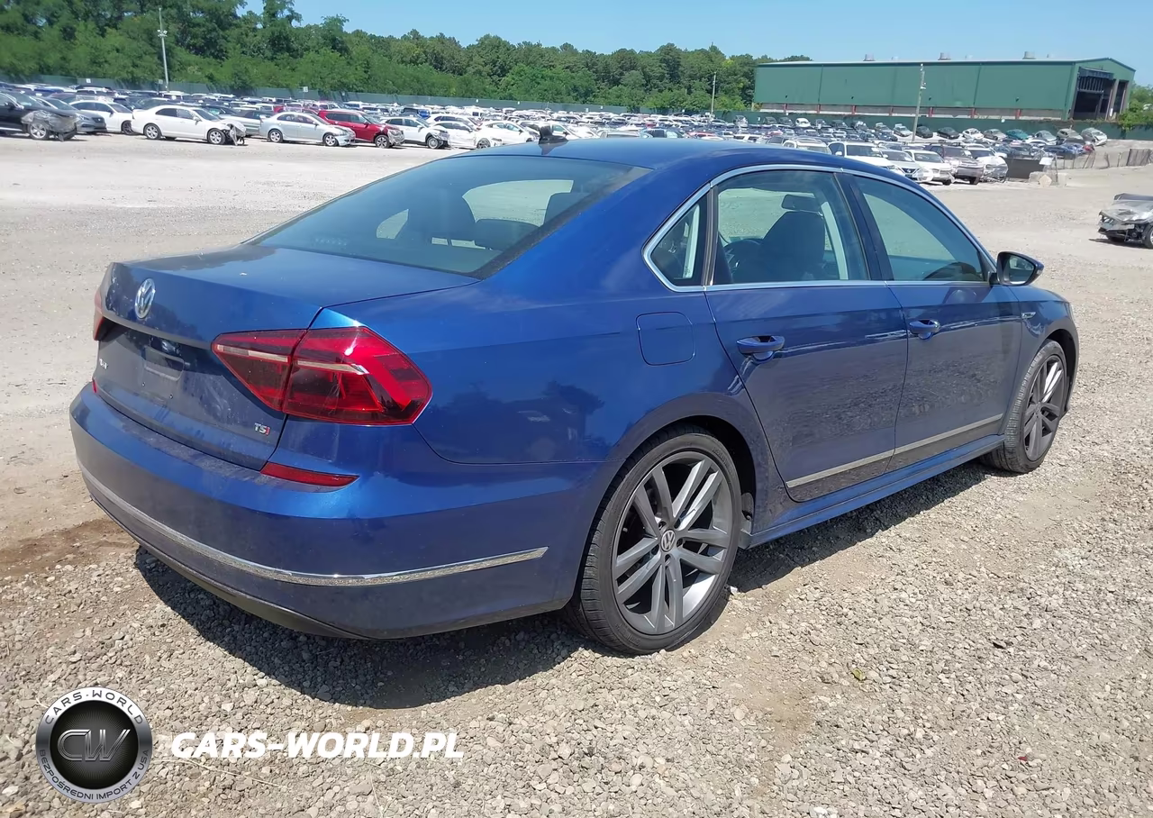 2017 Volkswagen Passat 1.8T R-Line VIN:1VWDT7A3XHC056528 - 4