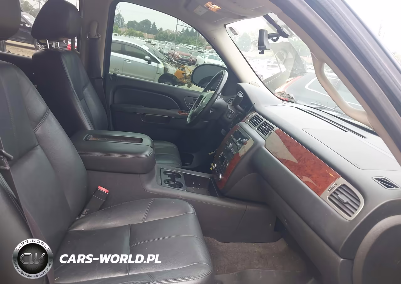 2013 Chevrolet Tahoe Lt VIN:1GNSKBE04DR312029 - 5