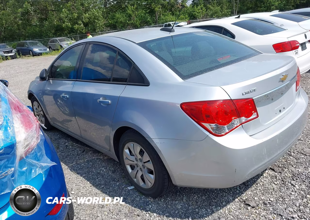 2015 Chevrolet Cruze Ls Auto VIN:1G1PA5SH2F7271355 - 3
