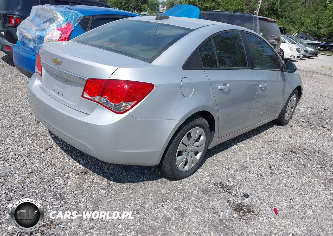 2015 Chevrolet Cruze Ls Auto VIN:1G1PA5SH2F7271355 - 4