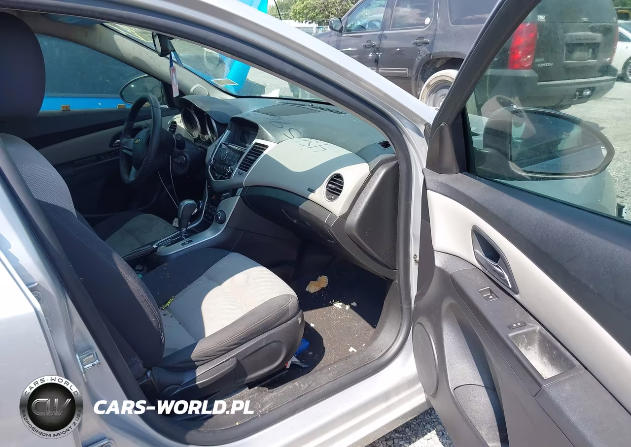 2015 Chevrolet Cruze Ls Auto VIN:1G1PA5SH2F7271355 - 5