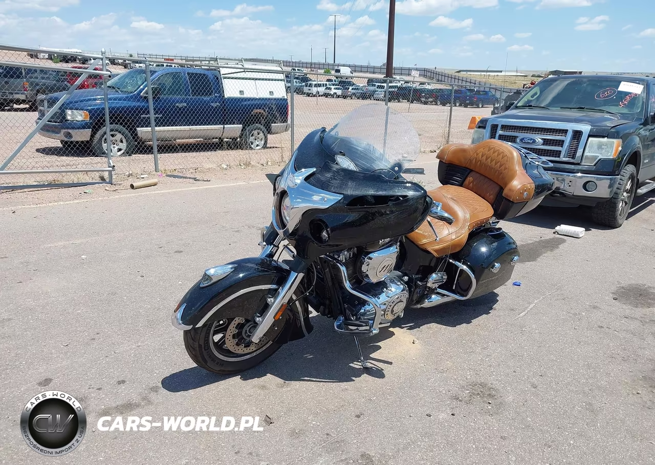 2016 Indian Motorcycle Co. Roadmaster VIN:56KTRAAA6G3332222 - 2
