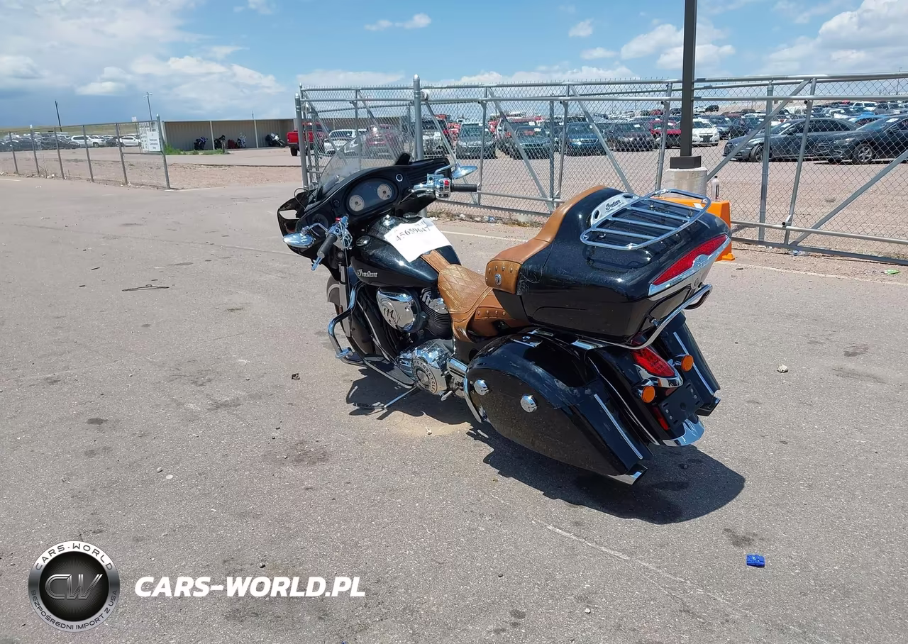 2016 Indian Motorcycle Co. Roadmaster VIN:56KTRAAA6G3332222 - 3