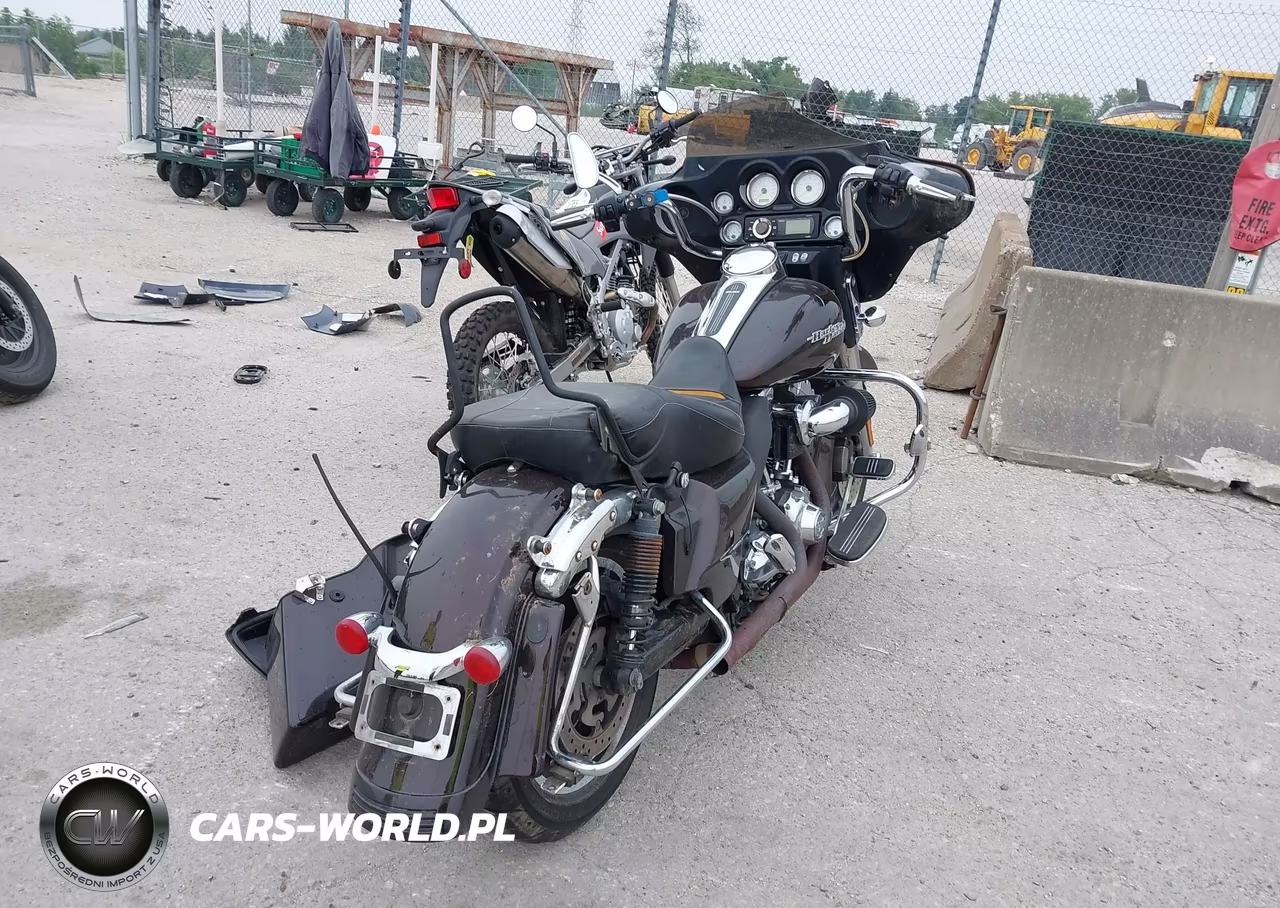 2011 Harley-Davidson Flhx VIN:1HD1KB416BB603361 - 4
