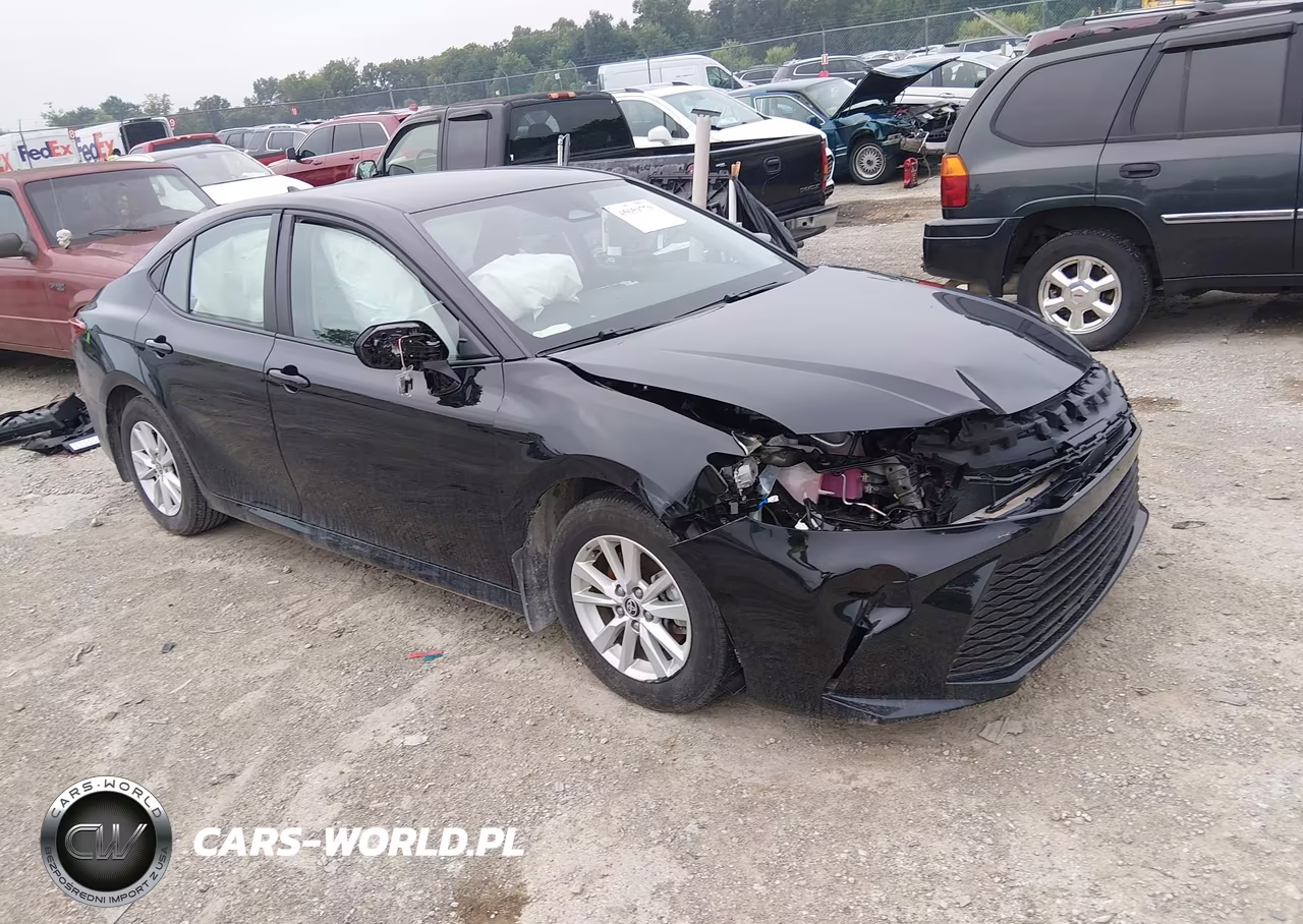2025 Toyota Camry Le – zdjęcie 1 z 17