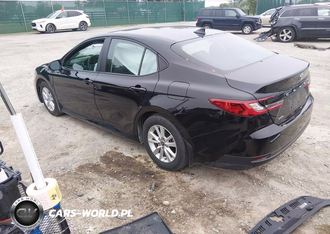 2025 Toyota Camry Le VIN:4T1DAACK3SU078622 - 3
