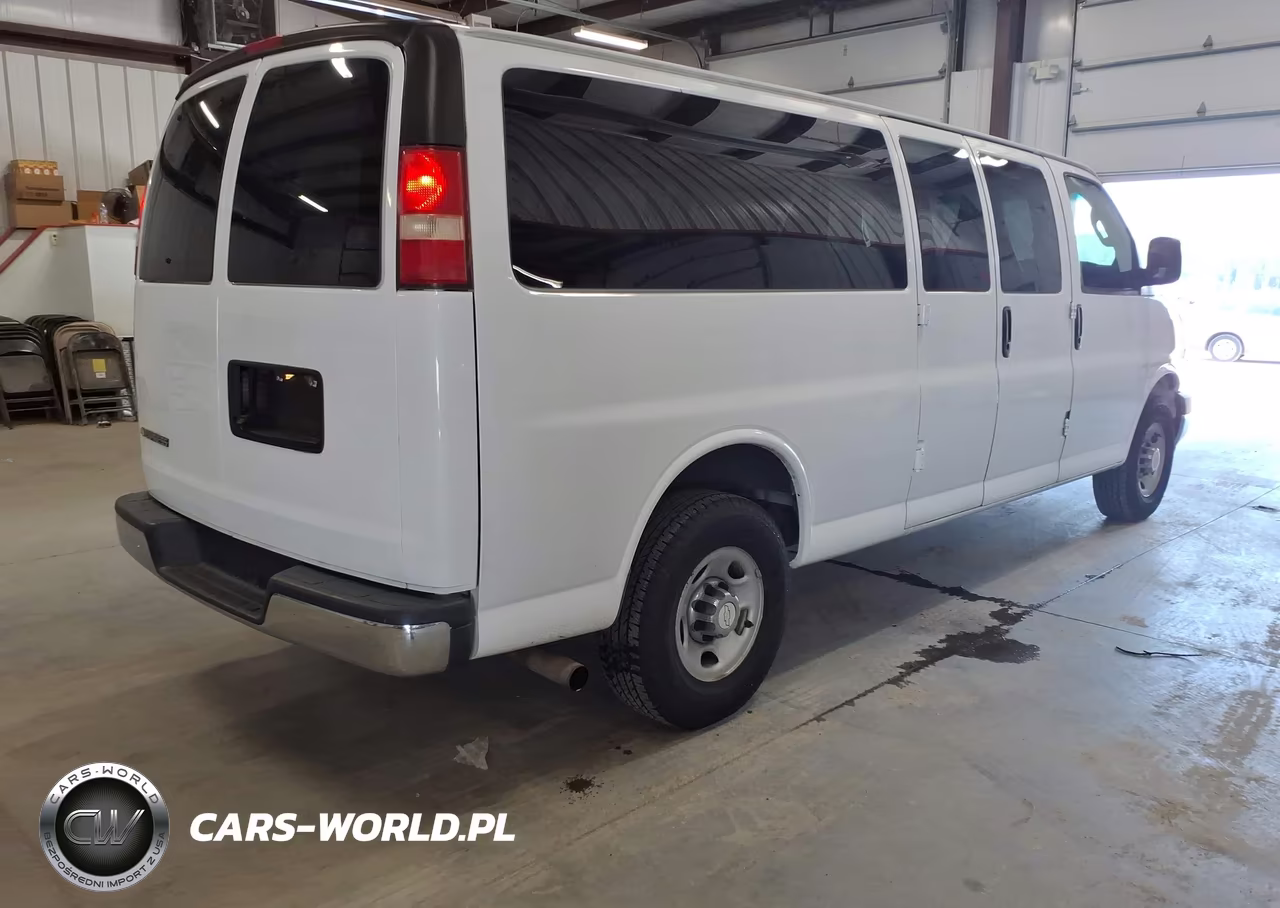 2017 Chevrolet Express 3500 Lt VIN:1GAZGPFG3H1289034 - 4