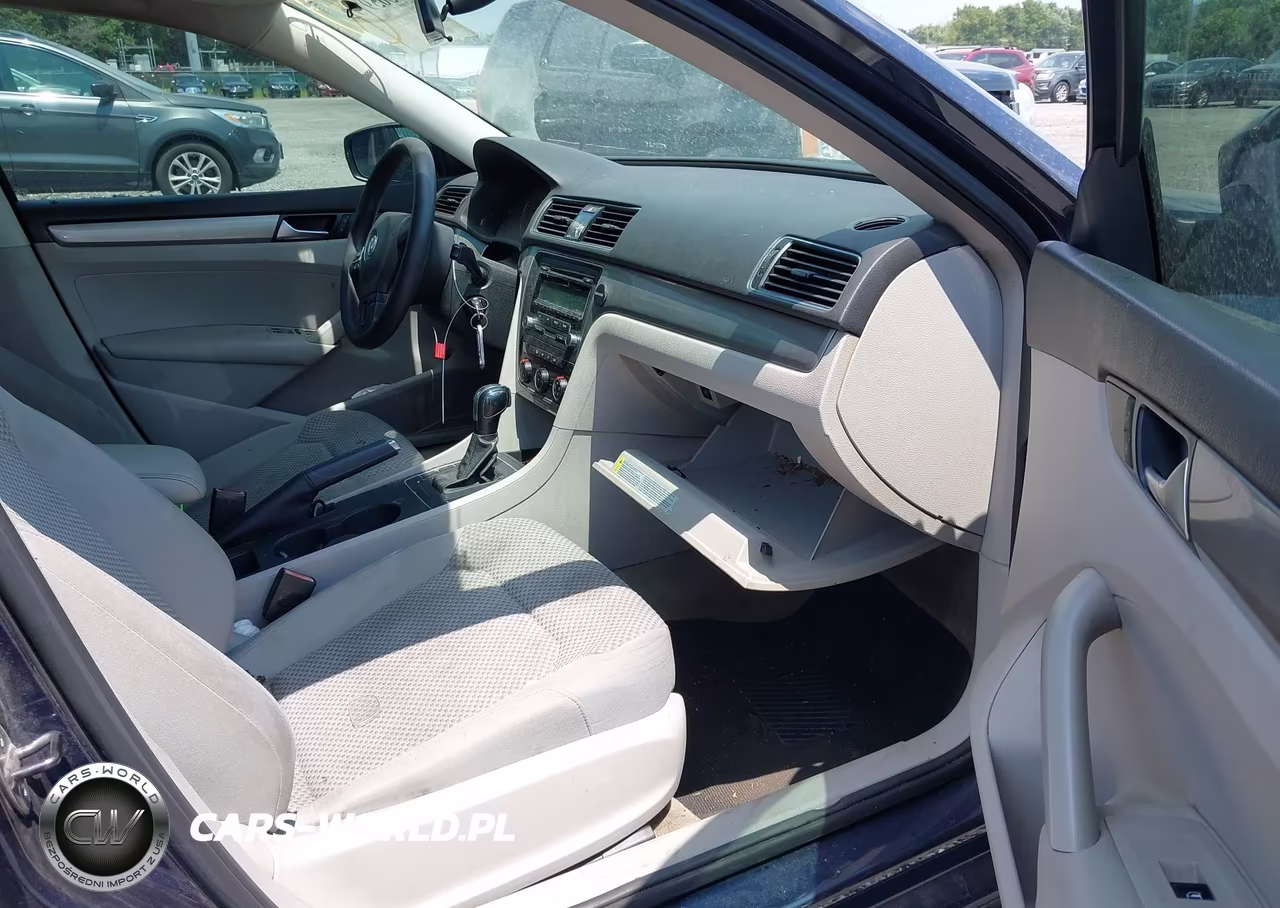 2014 Volkswagen Passat 1.8T S VIN:1VWAS7A30EC042185 - 5