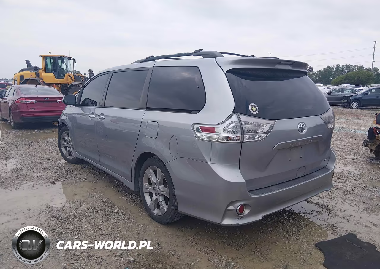 2013 Toyota Sienna Se 8 Passenger VIN:5TDXK3DC7DS373909 - 3