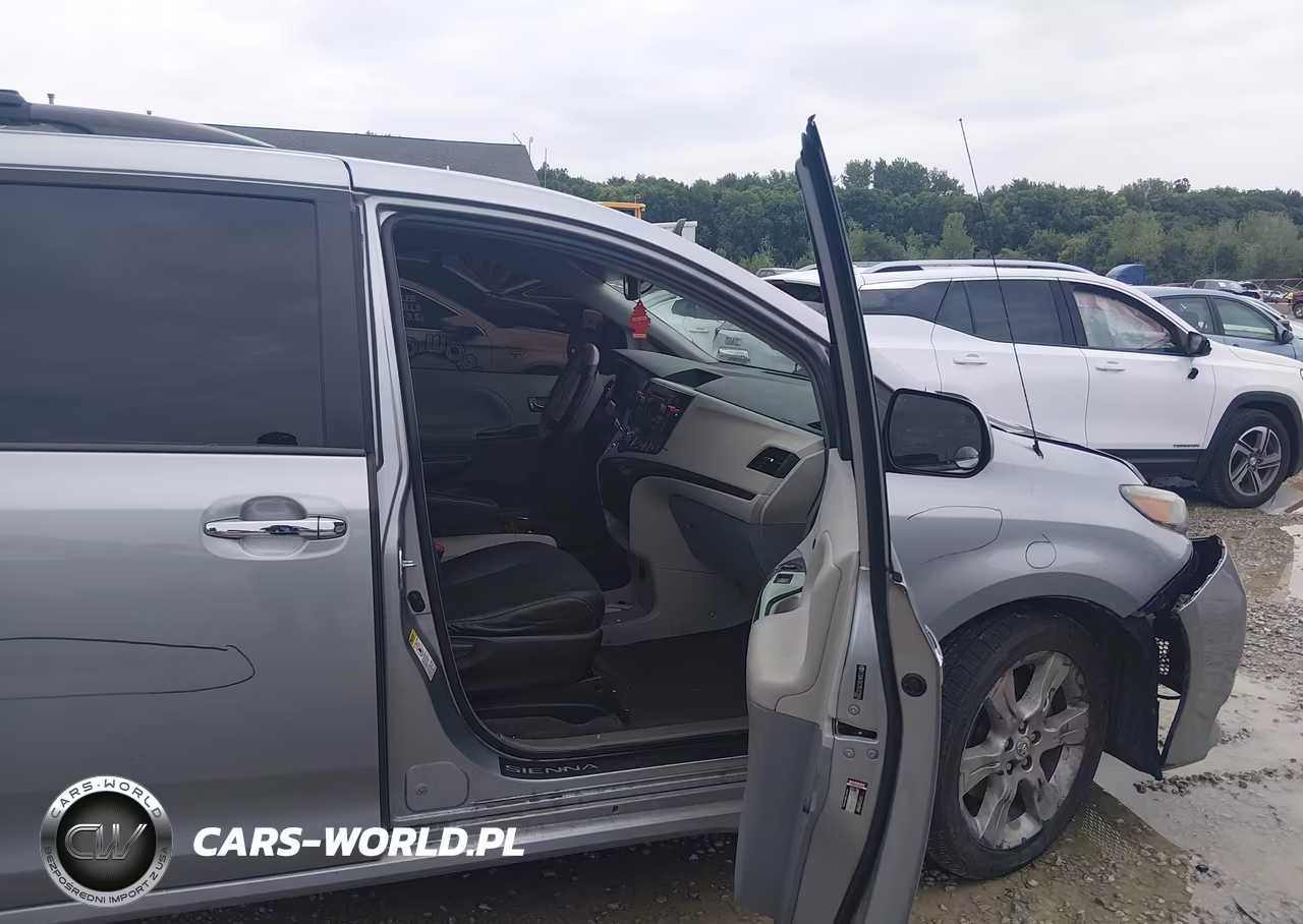 2013 Toyota Sienna Se 8 Passenger VIN:5TDXK3DC7DS373909 - 5