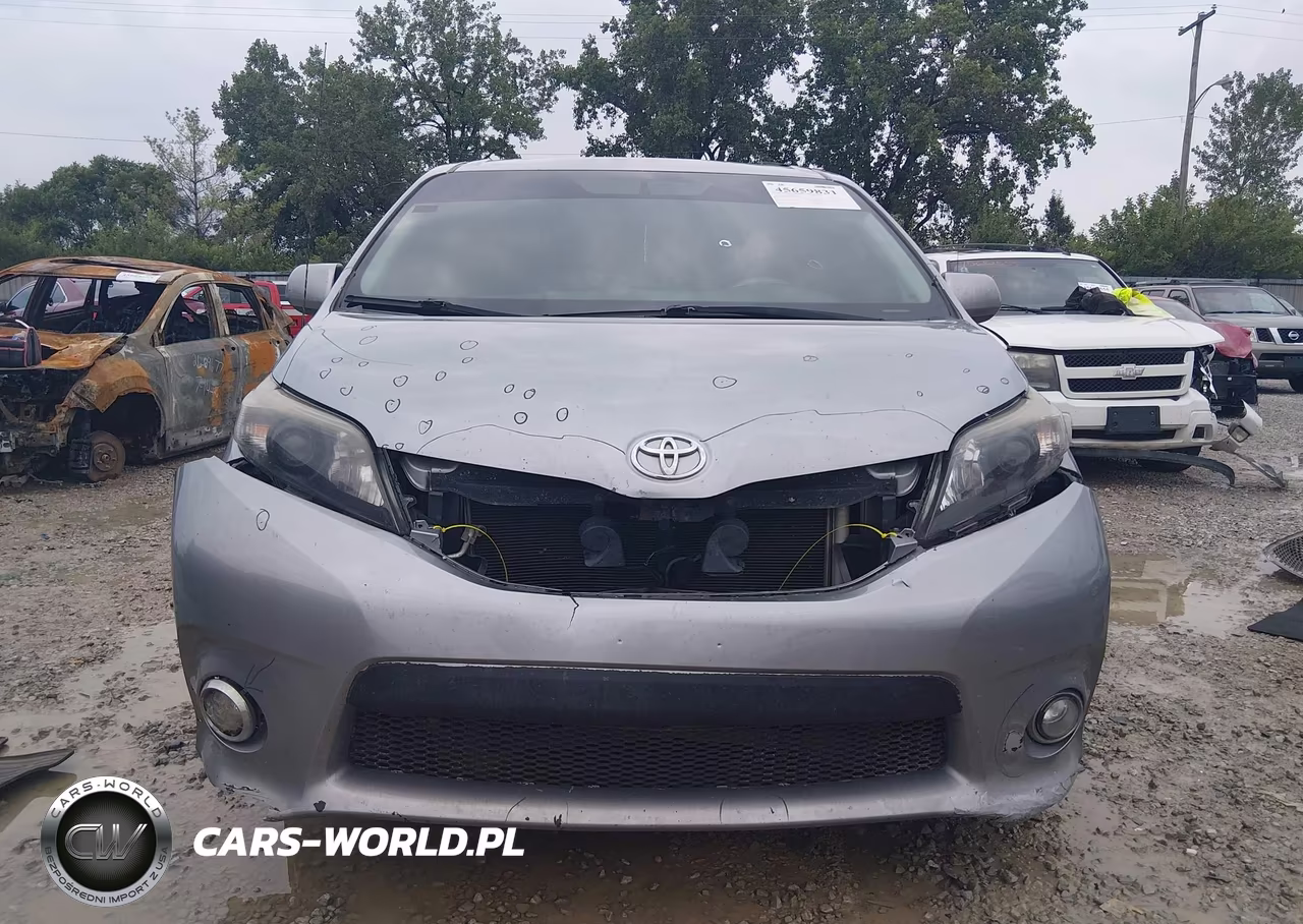 2013 Toyota Sienna Se 8 Passenger VIN:5TDXK3DC7DS373909 - 6
