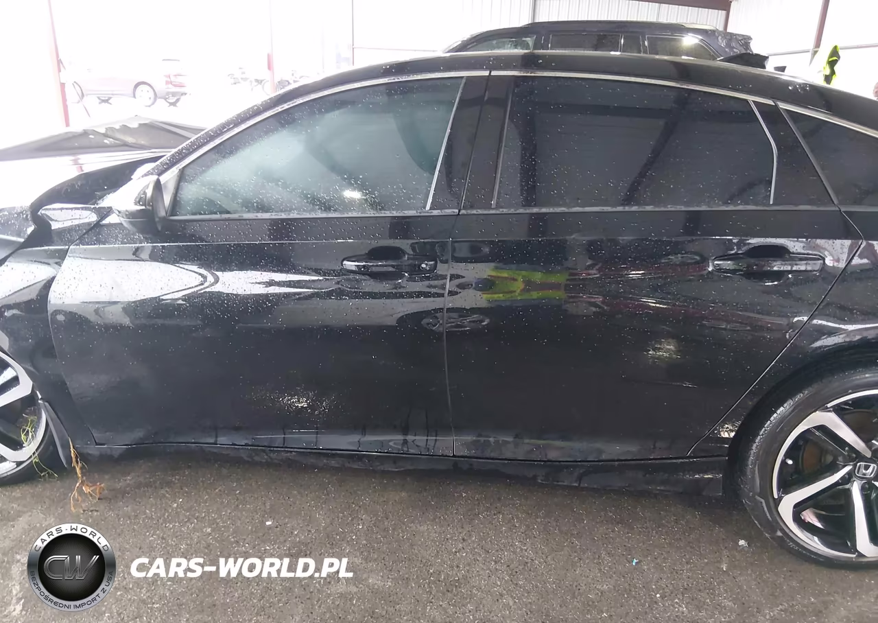 2018 Honda Accord Sport VIN:1HGCV1F34JA096072 - 14