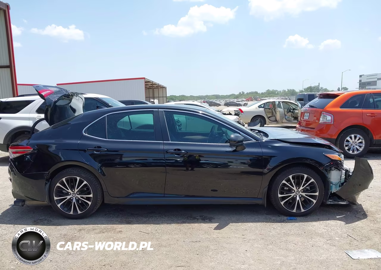 2020 Toyota Camry Se VIN:4T1G11AKXLU916839 - 13