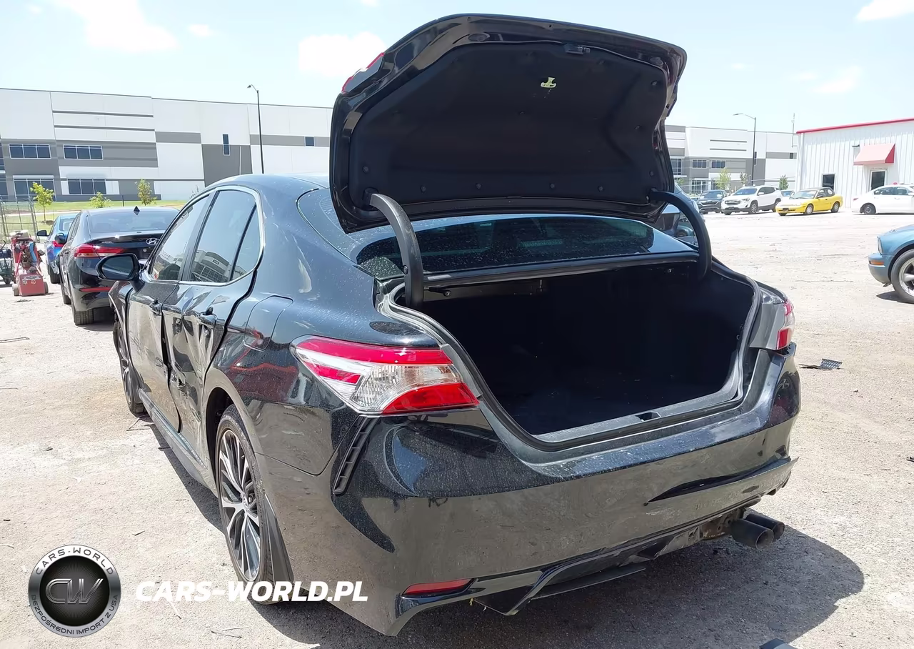 2020 Toyota Camry Se VIN:4T1G11AKXLU916839 - 3