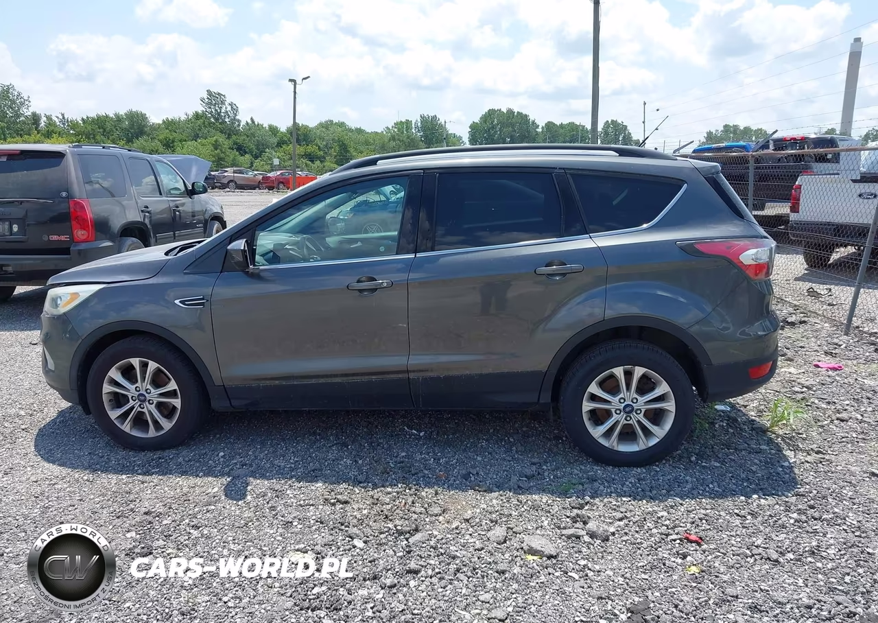 2017 Ford Escape Se VIN:1FMCU9GD5HUB05714 - 14