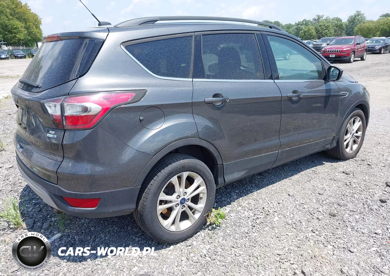 2017 Ford Escape Se VIN:1FMCU9GD5HUB05714 - 4