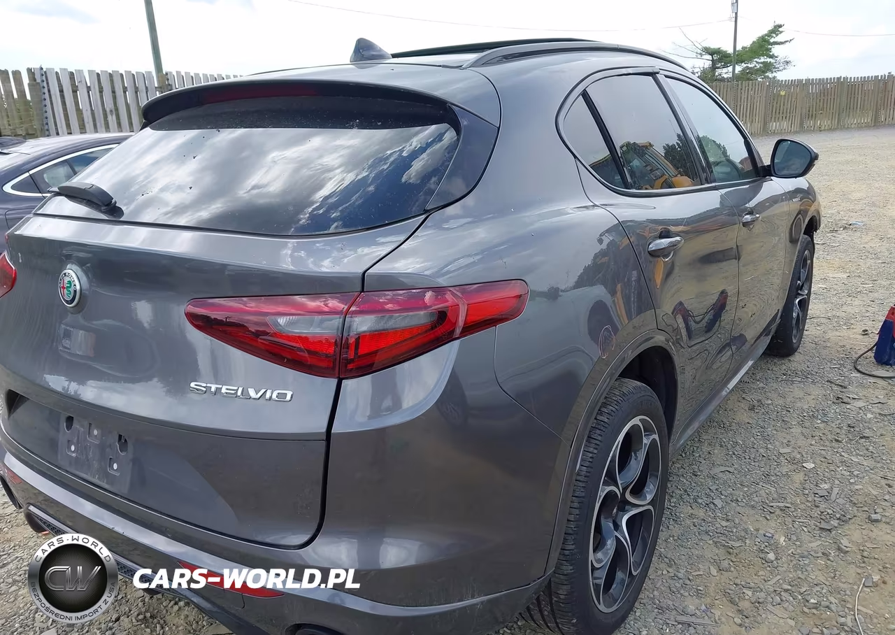 2022 Alfa Romeo Stelvio Veloce Ti Awd VIN:ZASPAKBN5N7D36796 - 4