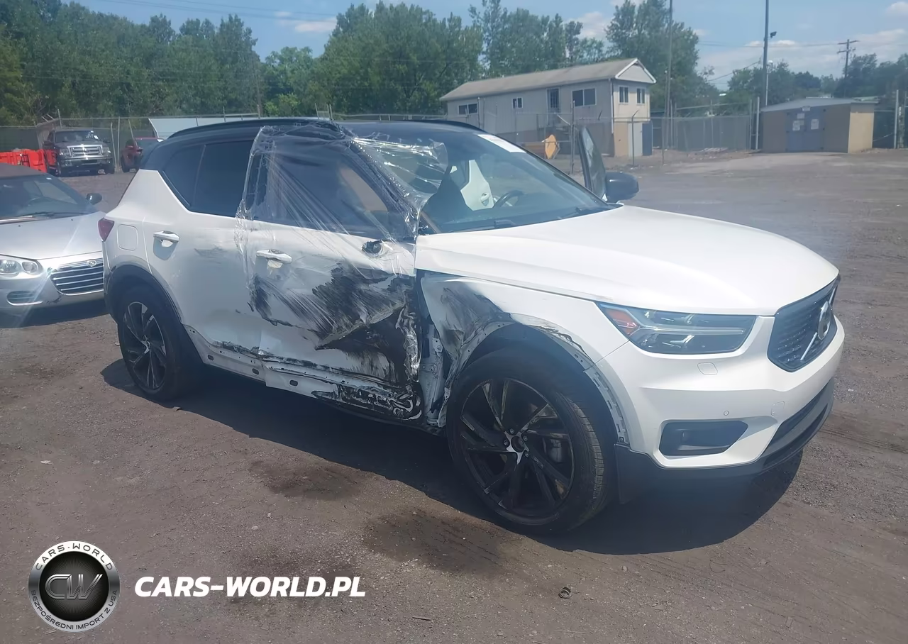 2021 Volvo Xc40 T5 R-Design – zdjęcie 1 z 19