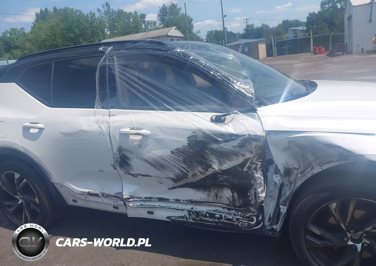 2021 Volvo Xc40 T5 R-Design VIN:YV4162UM6M2409879 - 17