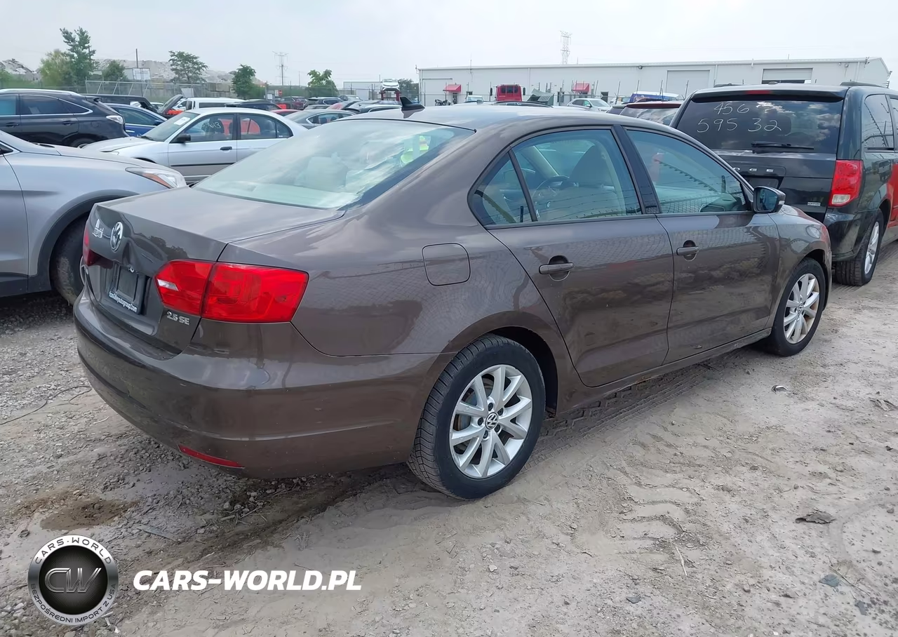 2011 Volkswagen Jetta 2.5L Se VIN:3VWDX7AJ8BM325067 - 4