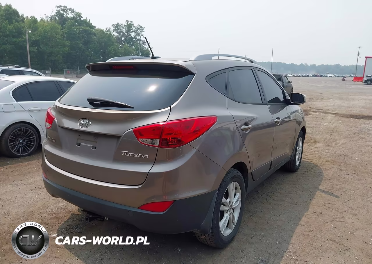 2012 Hyundai Tucson Gls VIN:KM8JU3AC6CU359137 - 4