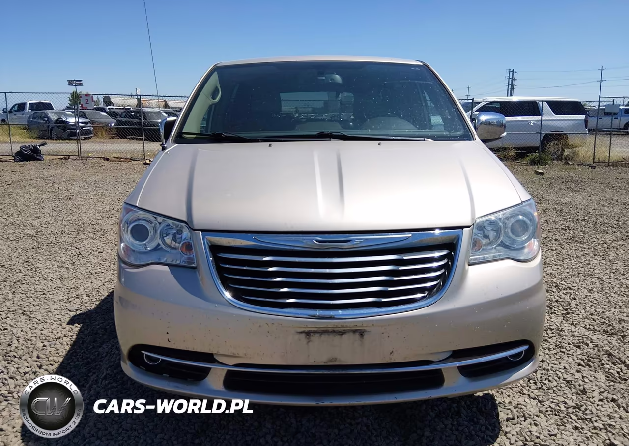 2015 Chrysler Town & Country Limited Platinum VIN:2C4RC1GG4FR710492 - 13
