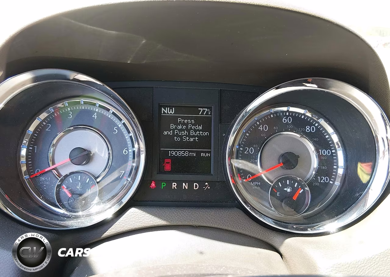 2015 Chrysler Town & Country Limited Platinum VIN:2C4RC1GG4FR710492 - 7